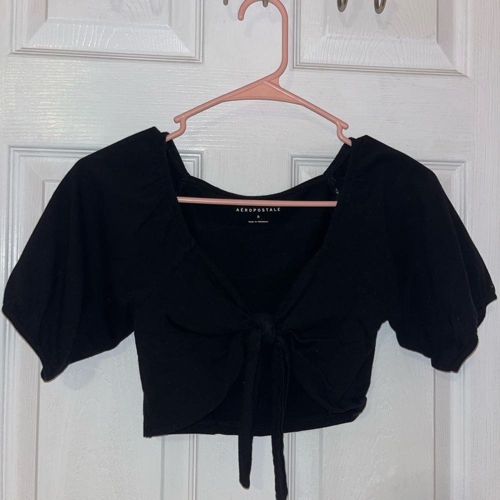 Aeropostale. Black tie front crop top. Small.